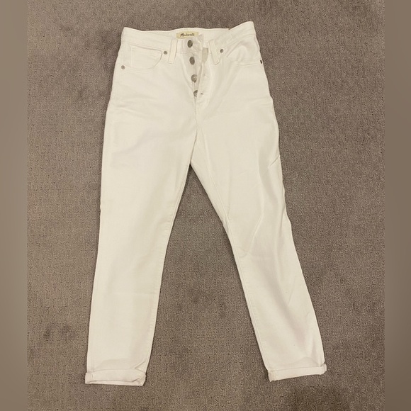 Madewell Curvy High-Rise Skinny Crop Jeans in Pure White: Button-Front Edition - Picture 7 of 11